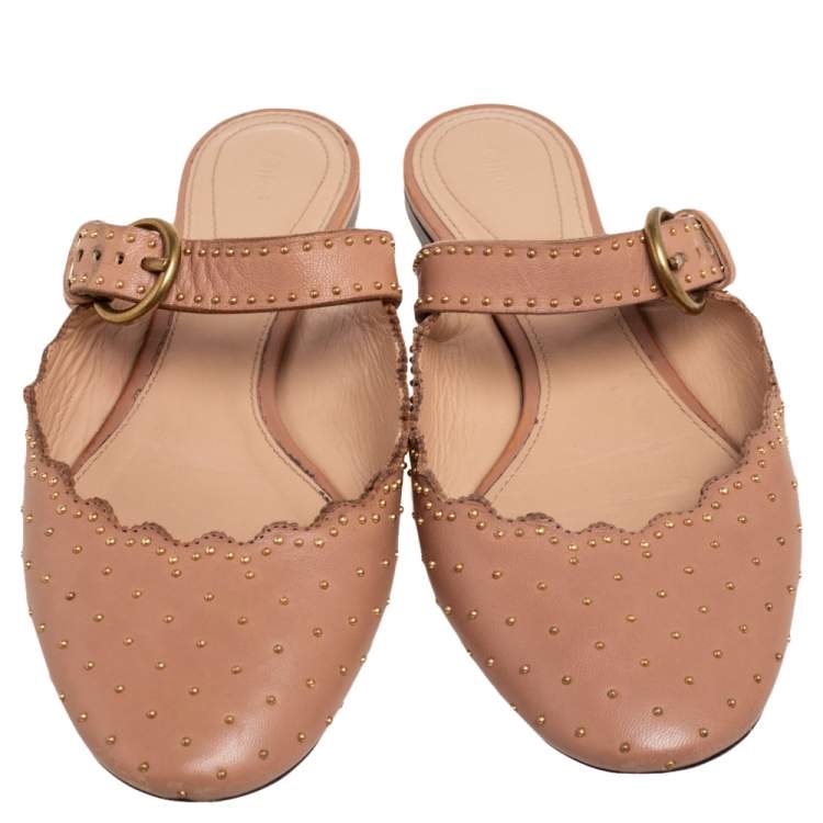 مملوكة مسبقًا Chloe Beige Leather Lauren Buckle Strap Studded Mule Flats Size 36