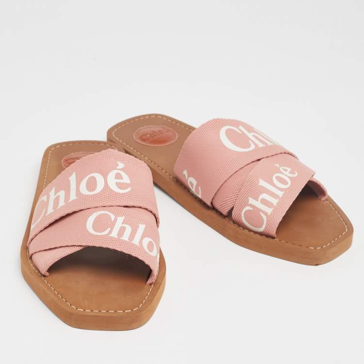مملوكة مسبقًا Chloe Pink Canvas Logo Ribbon Woody Flat Slide Sandals Size 39