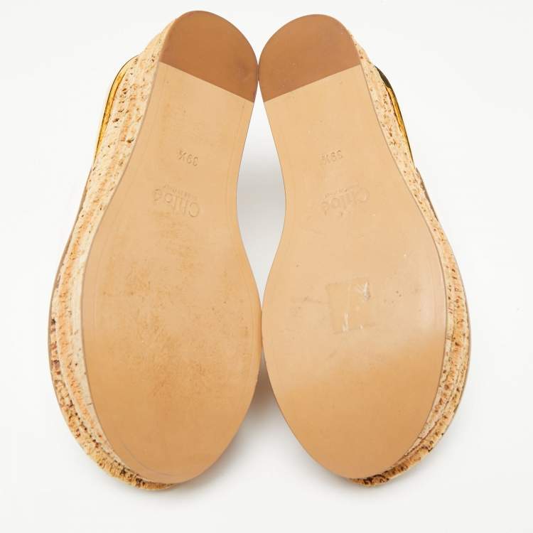 مملوكة مسبقًا Chloe White Leather Cork Wedge  Sandals Size 39.5