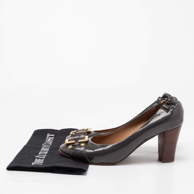 Pre Owned Chloe Grey Patent Leather Gold Buckle Block Heel Pumps Size 38.5