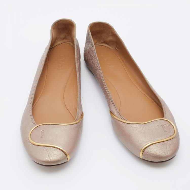 مملوكة مسبقًا Chloe Metallic Beige Leather Ballet Flats Size 39