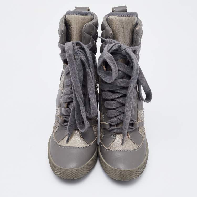 مملوكة مسبقًا Chloe Grey Snakeskin and Quilted Leather Wedge Sneakers Size 37.5