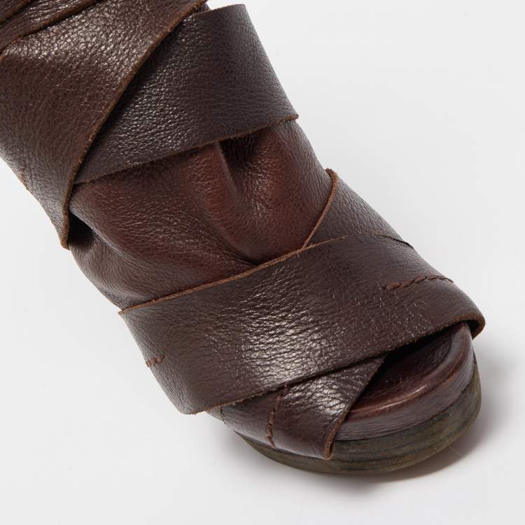 مملوكة مسبقًا Chloe Brown Leather Ankle Wrap Ankle Boots Size 38.5