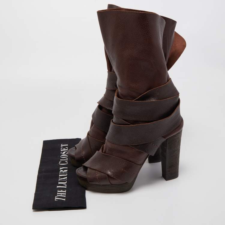مملوكة مسبقًا Chloe Brown Leather Ankle Wrap Ankle Boots Size 38.5