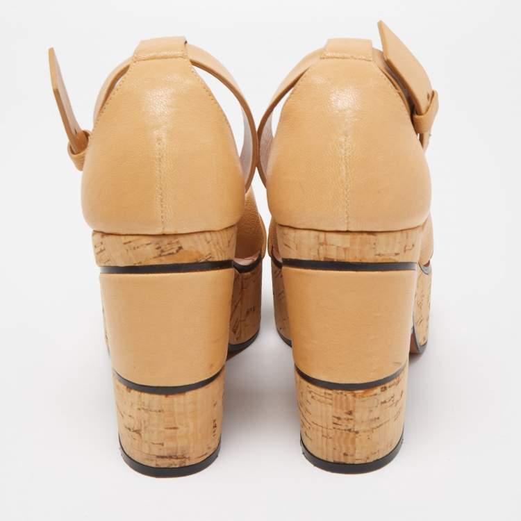 مملوكة مسبقًا Chloe Tan Leather Cork Platform Ankle Strap Sandals Size 36