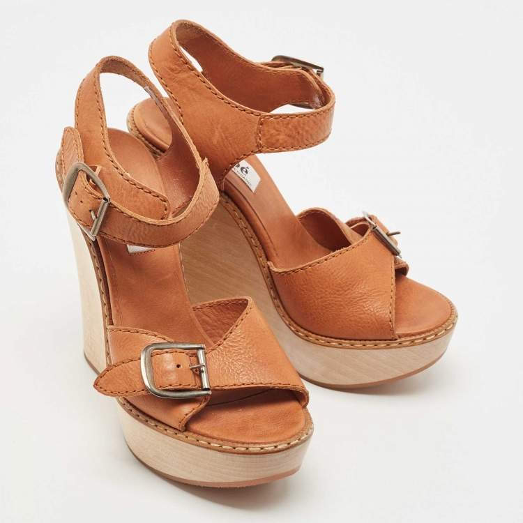 مملوكة مسبقًا Chloe Tan Leather Wedge Platform Ankle Strap Sandals Size 37.5