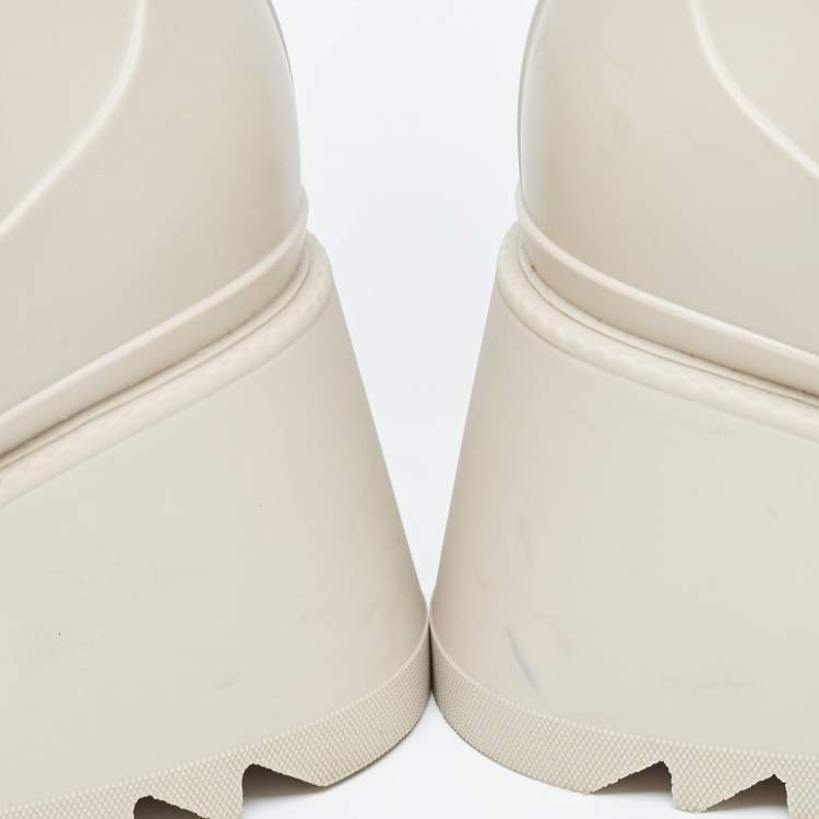 Pre Owned Chloé Cream Rubber Iuhnr Ankle Boots Size 36