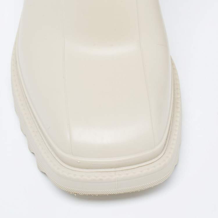 Pre Owned Chloé Cream Rubber Iuhnr Ankle Boots Size 36