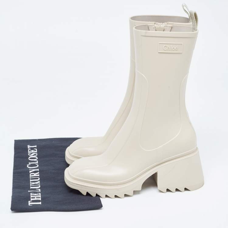 Pre Owned Chloé Cream Rubber Iuhnr Ankle Boots Size 36