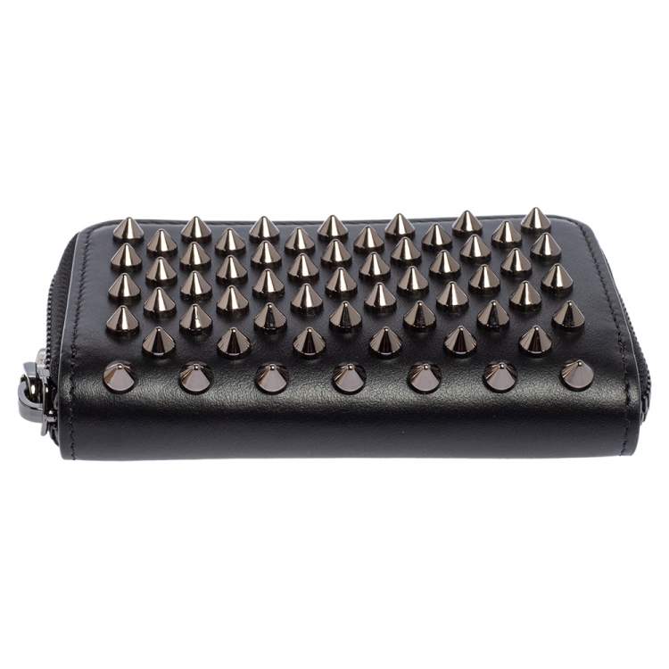 مملوكة مسبقًا Christian Louboutin Black Spike Leather Panettone Coin Purse
