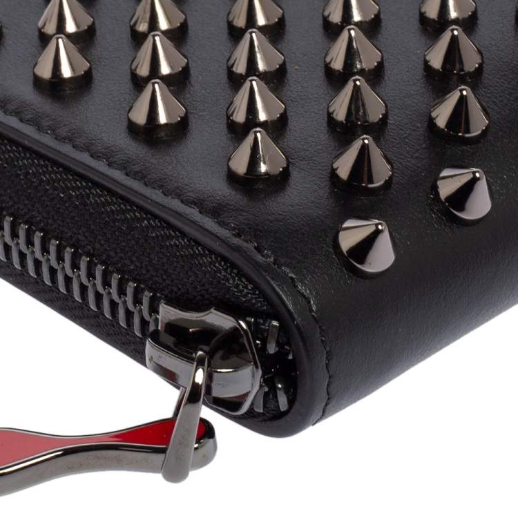 مملوكة مسبقًا Christian Louboutin Black Spike Leather Panettone Coin Purse