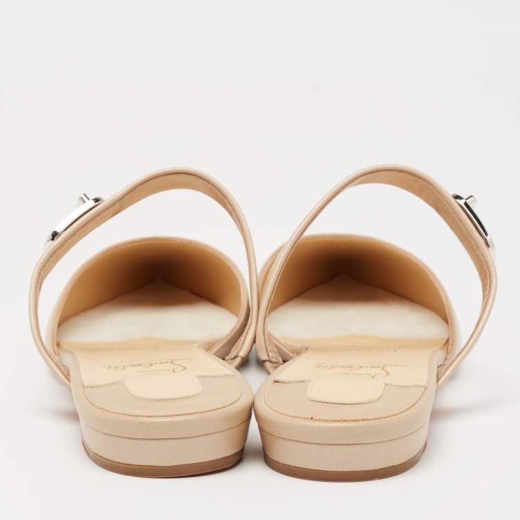 Pre Owned Christian Louboutin Beige Leather Choc Lock Flat Mules Size 39
