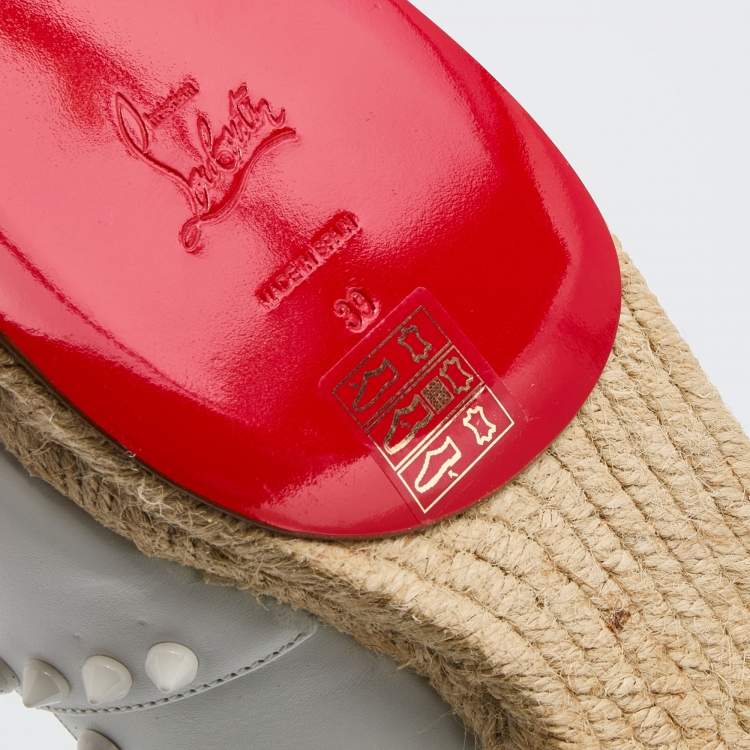 مملوكة مسبقًا Christian Louboutin White Leather Ares Spike Espadrille Flats Size 39