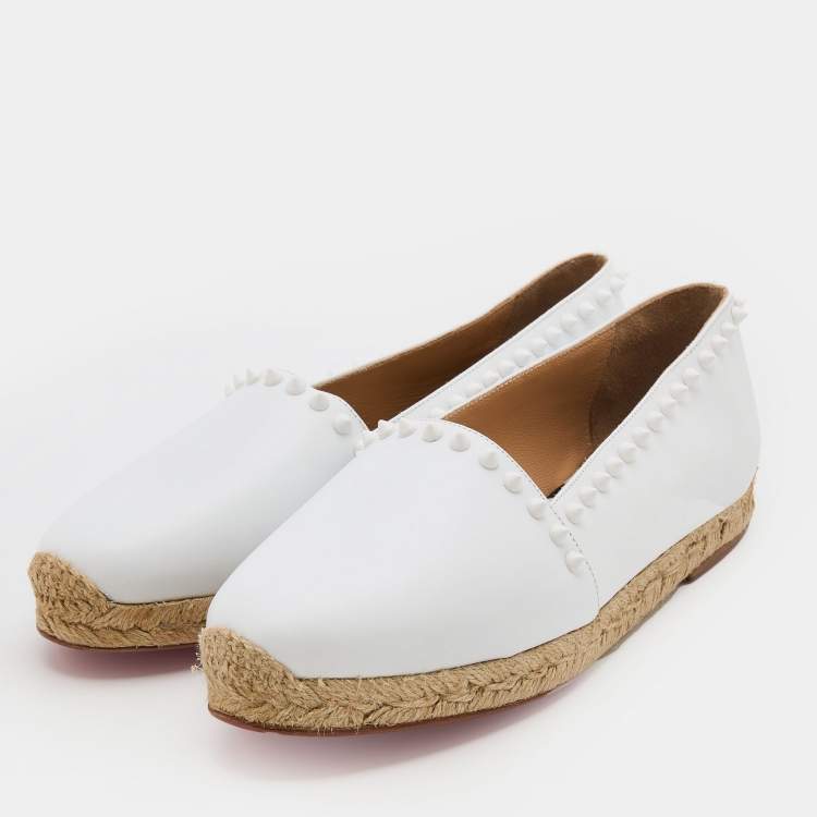 مملوكة مسبقًا Christian Louboutin White Leather Ares Spike Espadrille Flats Size 39