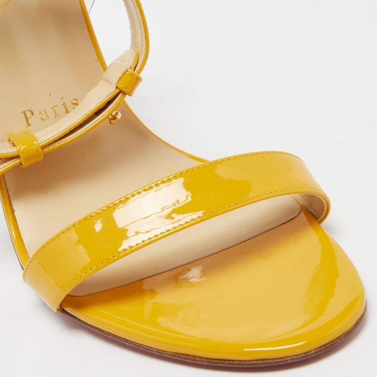 Pre Owned Christian Louboutin Light Orange Patent Leather and PVC Jonatina Sandals Size 39