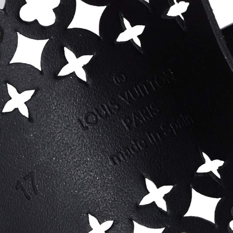 Pre Owned Louis Vuitton Black Leather Flower It Cuff Bracelet 17 