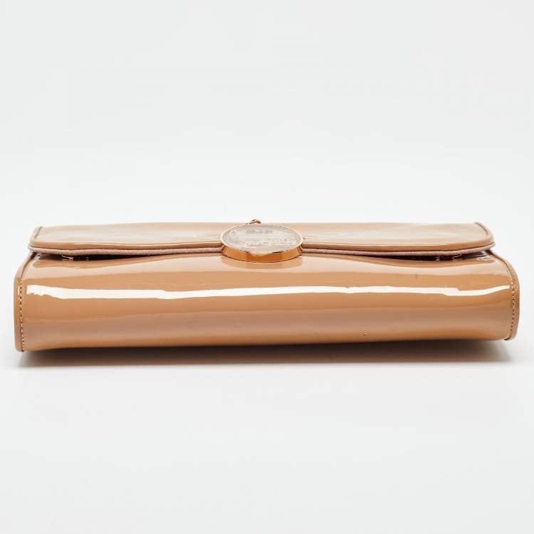 Pre Owned Christian Louboutin Beige Patent Leather Riviera Chain Clutch