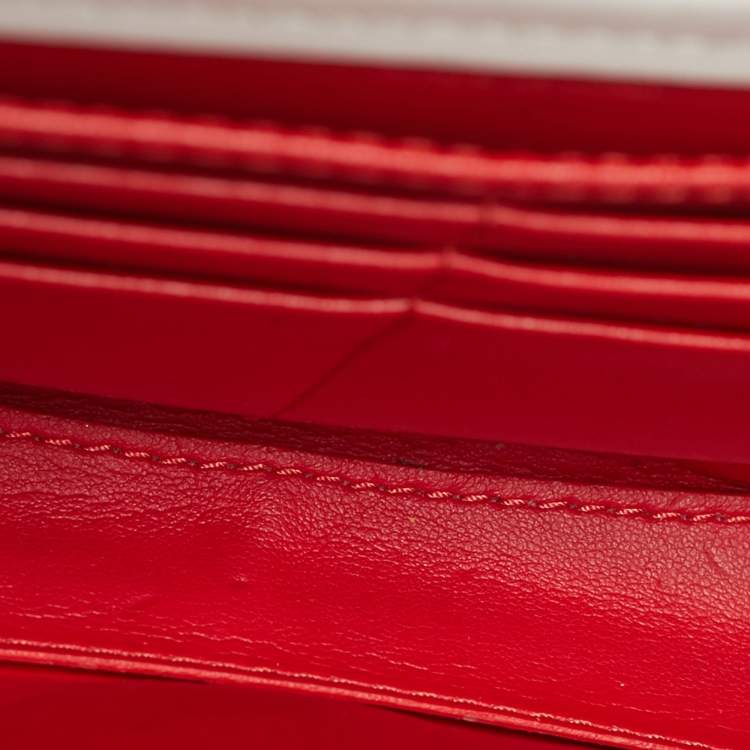 مملوكة مسبقًا Christian Louboutin White Leather Rubylou Love Flap Shoulder Bag