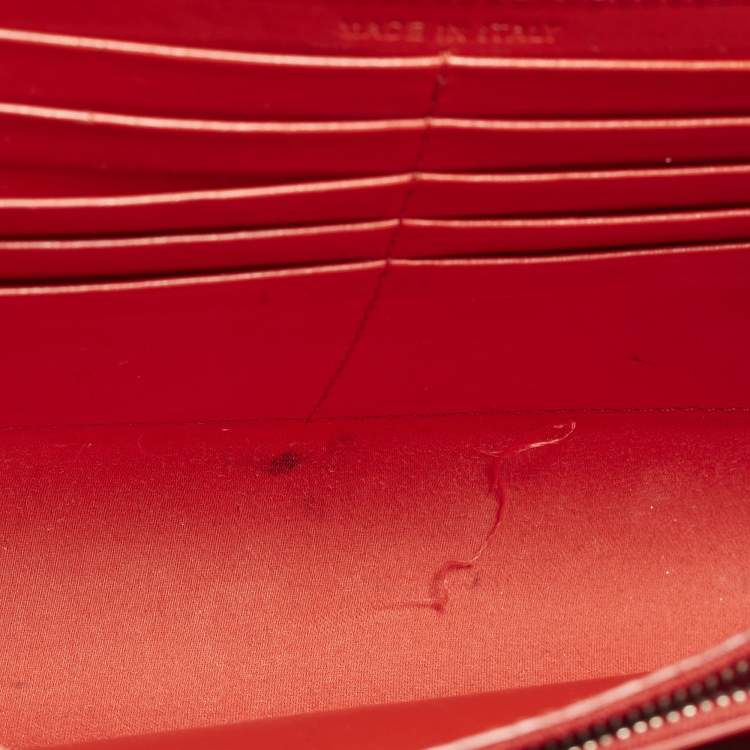 Pre Owned Christian Louboutin Paloma Love Embellished Leather and Suede Chain Clutch