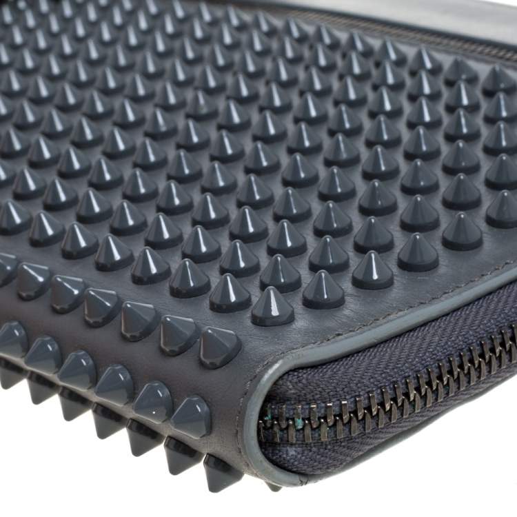 Pre Owned Christian Louboutin Grey Leather Spike Zip Wristlet Clutch