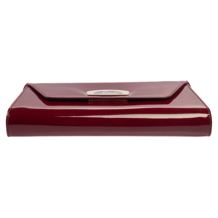 مملوكة مسبقًا Christian Louboutin Red Patent Leather Vero Dodat Chain Clutch