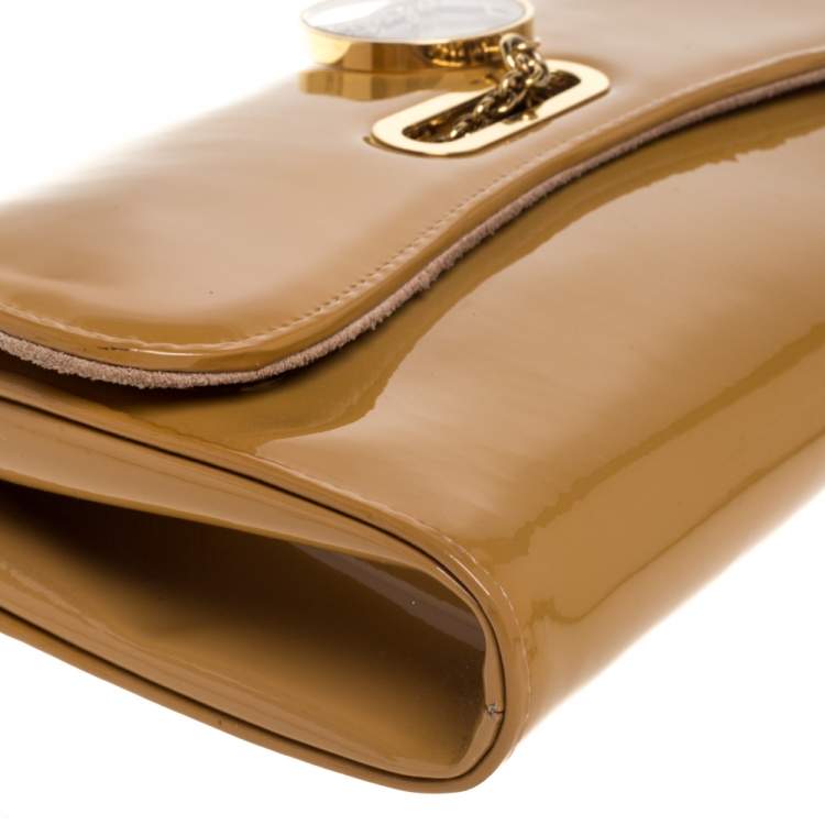 Pre Owned Christian Louboutin Beige Patent Leather Riviera Clutch
