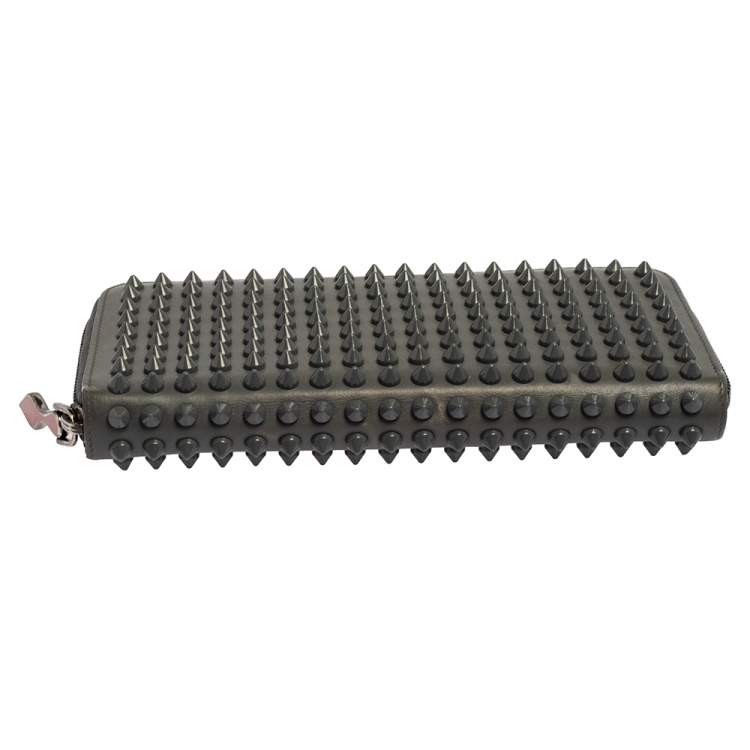 Pre Owned Christian Louboutin Grey Leather Spikes Panettone Zip Around Wallet