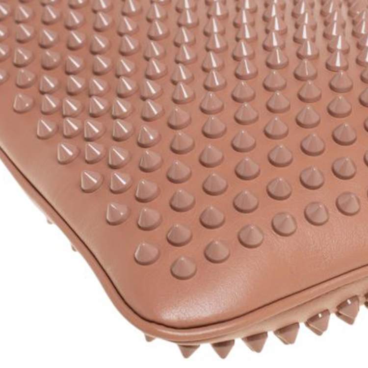 مملوكة مسبقًا Christian Louboutin Beige Leather Spiked Loubiposh Chain Clutch