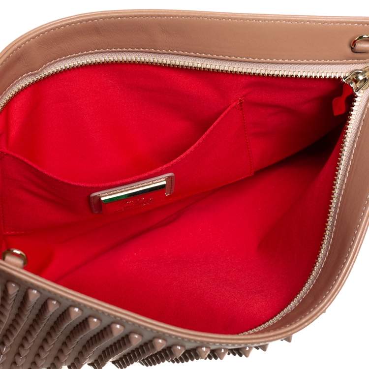 مملوكة مسبقًا Christian Louboutin Beige Leather Spiked Loubiposh Chain Clutch