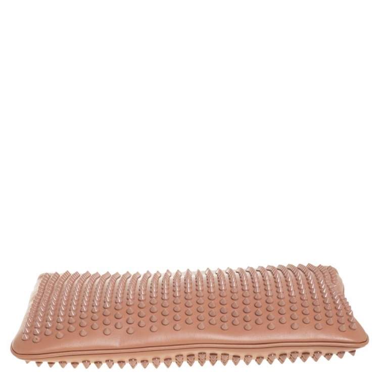 مملوكة مسبقًا Christian Louboutin Beige Leather Spiked Loubiposh Chain Clutch