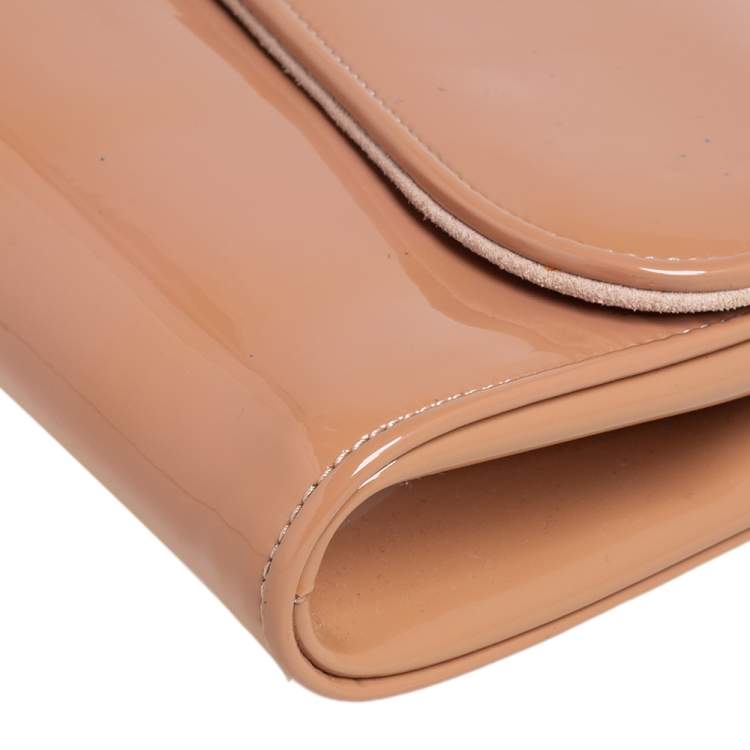 مملوكة مسبقًا Christian Louboutin Beige Patent Leather Riviera Chain Clutch
