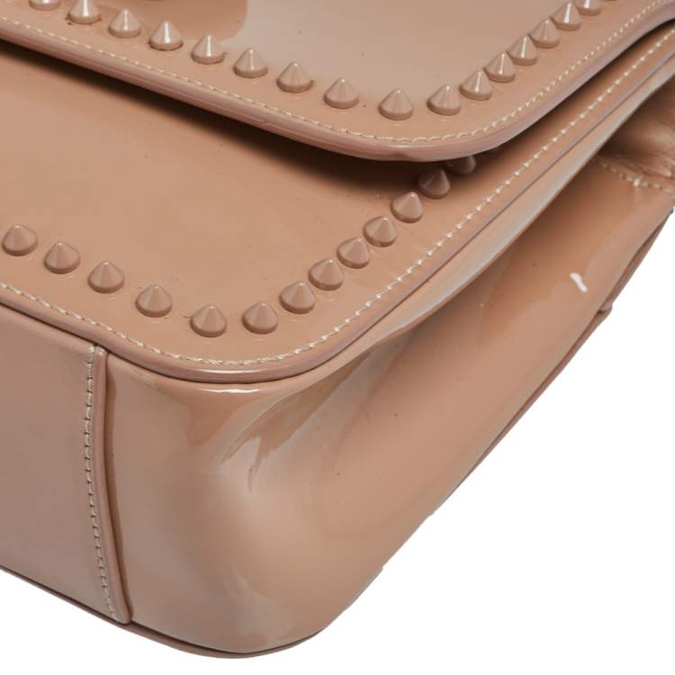 مملوكة مسبقًا Christian Louboutin Beige Patent Leather and Leather Sweet Charity Shoulder Bag