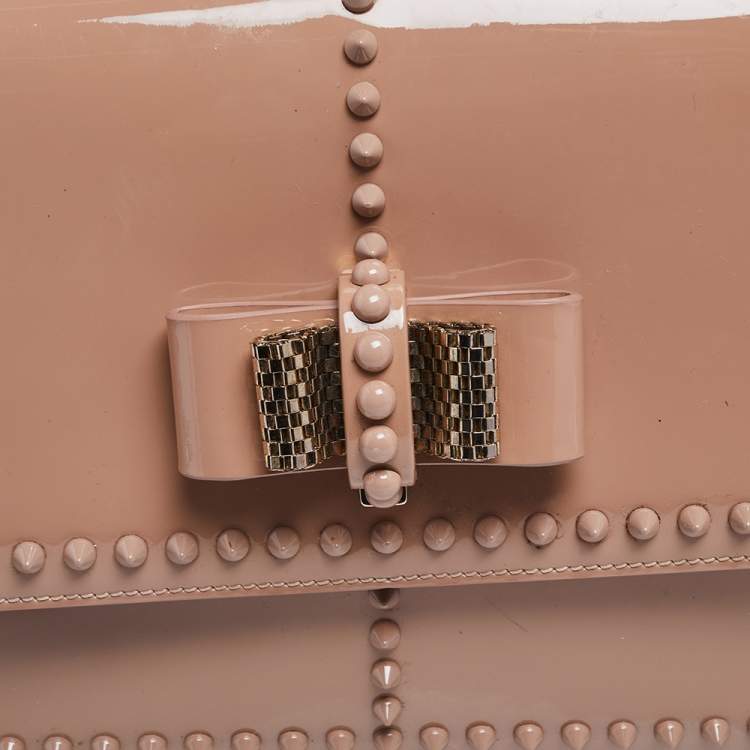 مملوكة مسبقًا Christian Louboutin Beige Patent Leather and Leather Sweet Charity Shoulder Bag