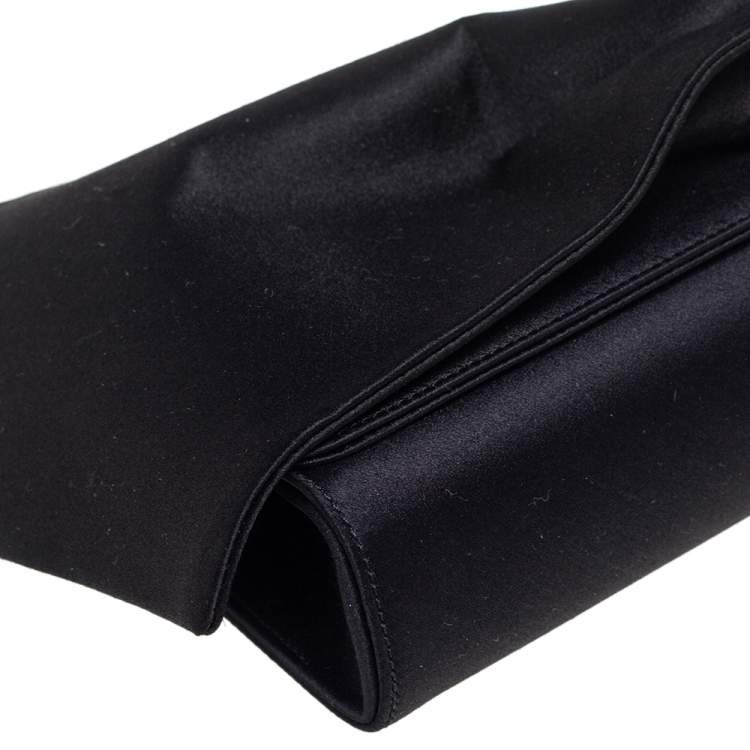 مملوكة مسبقًا Christian Louboutin Black Satin Loubibow Clutch