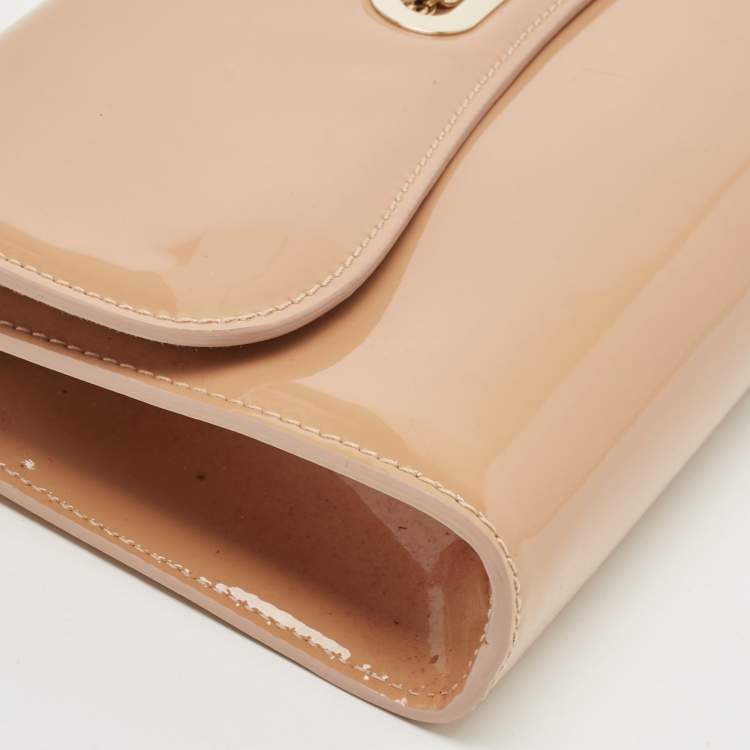 Pre Owned Christian Louboutin Beige Patent Leather Riviera Chain Clutch