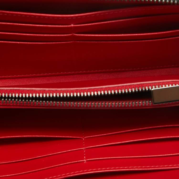 Pre Owned Christian Louboutin Black Crackled Patent Leather Zip Around Continental Wallet