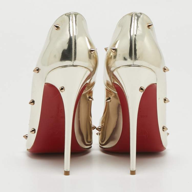 مملوكة مسبقًا Christian Louboutin Gold Leather Degraspike Pumps Size 39