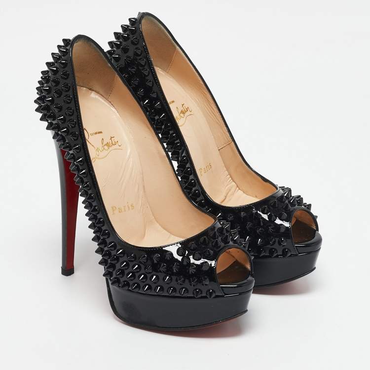 مملوكة مسبقًا Christian Louboutin Black Patent Leather Lady Peep Spikes Pumps Size 35