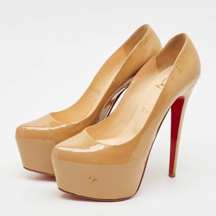 Pre Owned Christian Louboutin Beige Patent Leather Daffodile Pumps Size 40
