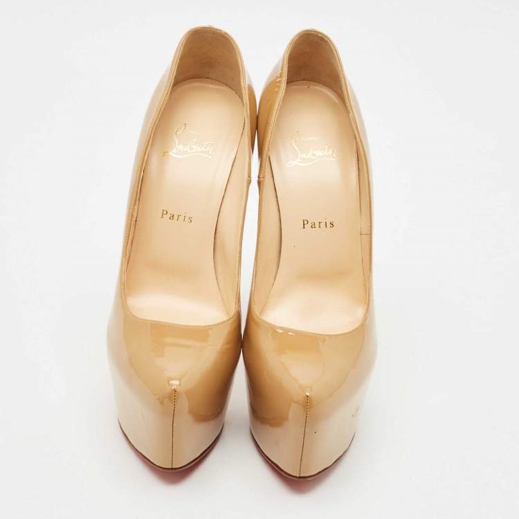 Pre Owned Christian Louboutin Beige Patent Leather Daffodile Pumps Size 40