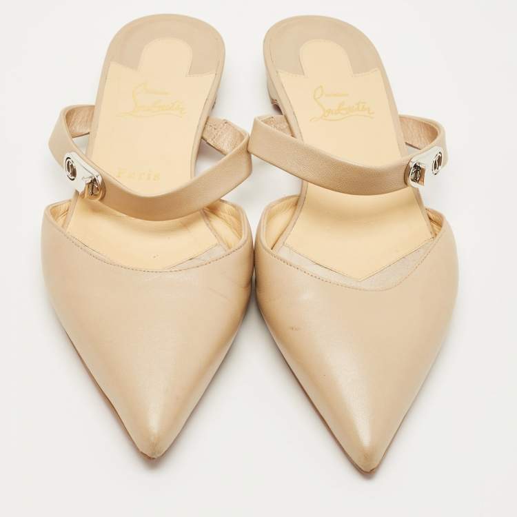 Pre Owned Christian Louboutin Beige Leather Choc Lock Flat Mules Size 41