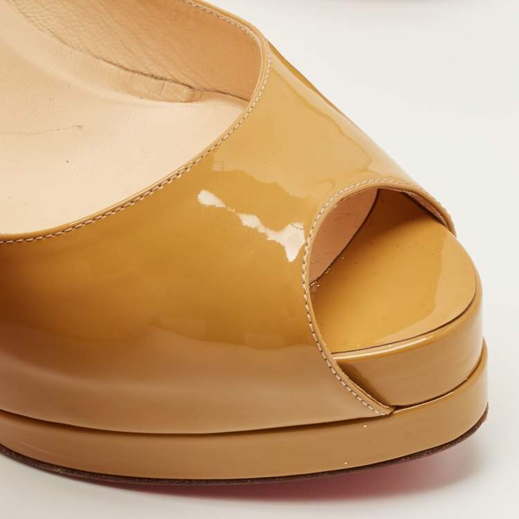 Pre Owned Christian Louboutin Beige Patent Leather Palais Royal Platform Pumps Size 40.5