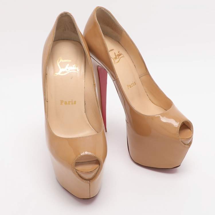 Pre Owned Christian Louboutin Beige Patent Highness Platform Pumps Size 35