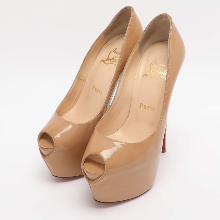 Pre Owned Christian Louboutin Beige Patent Highness Platform Pumps Size 35