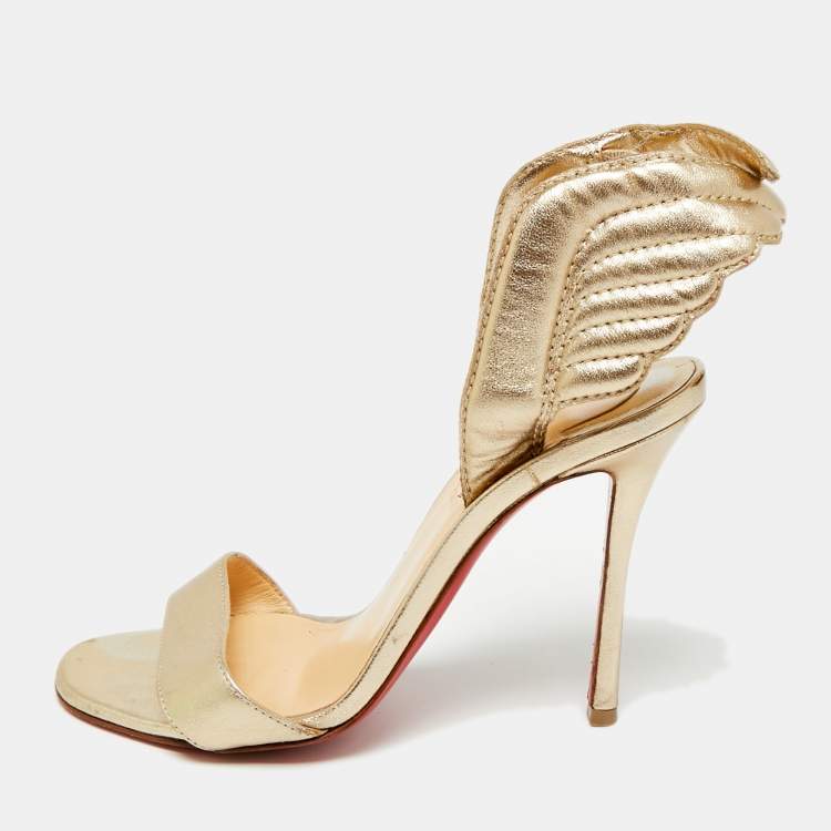 مملوكة مسبقًا Christian Louboutin Samotresse Size 36.5 Metallic Gold Leather Wing Slingback Sandals