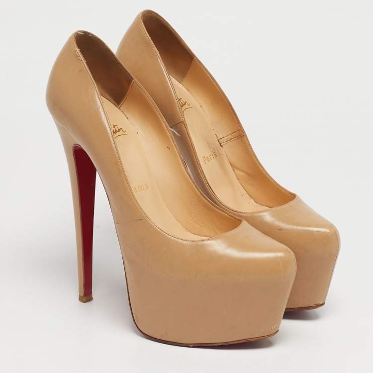 Pre Owned Christian Louboutin Daffodile Size 37.5 Beige Leather Platform Pumps