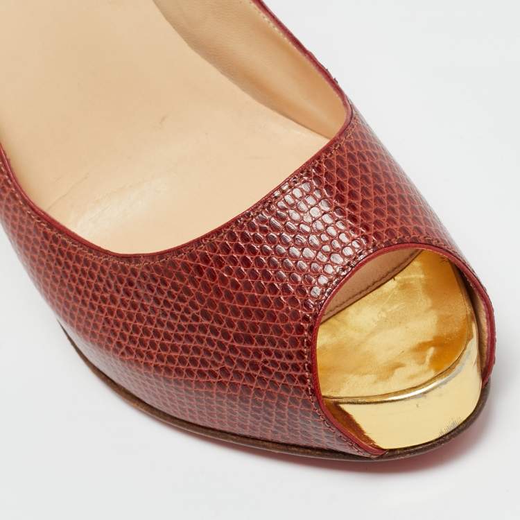 مملوكة مسبقًا Christian Louboutin Size 38.5 Red Karung Leather Platform Peep Toe Pumps