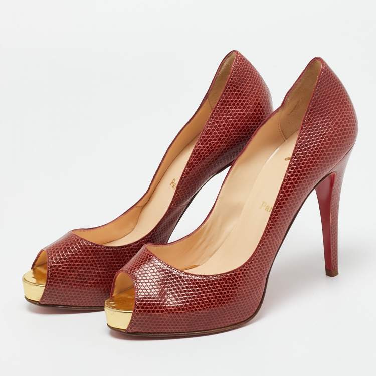 مملوكة مسبقًا Christian Louboutin Size 38.5 Red Karung Leather Platform Peep Toe Pumps