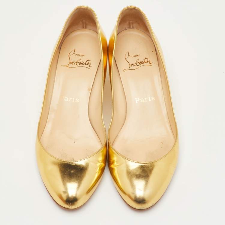 Pre Owned Christian Louboutin Size 38 Gold Leather Round Toe Wedge Pumps