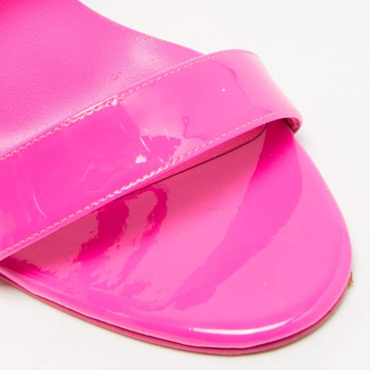 Pre Owned Christian Louboutin Lipgloss Size 39 Fuchsia Patent Leather Ankle Strap Sandals